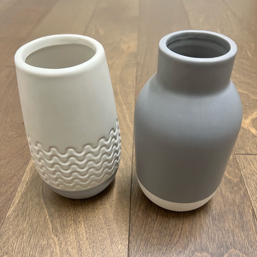 White and Gray small Vases